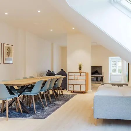 Stunning Penthouse Prime Location *