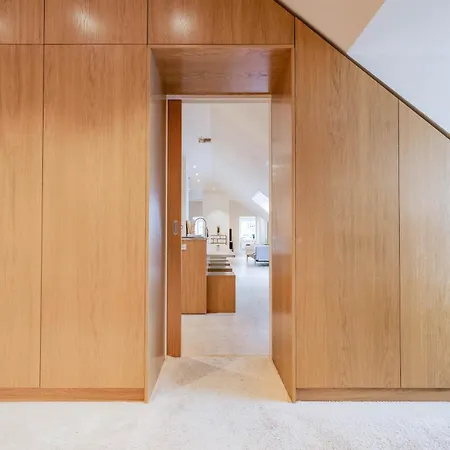 Apartment Stunning Penthouse Prime Location