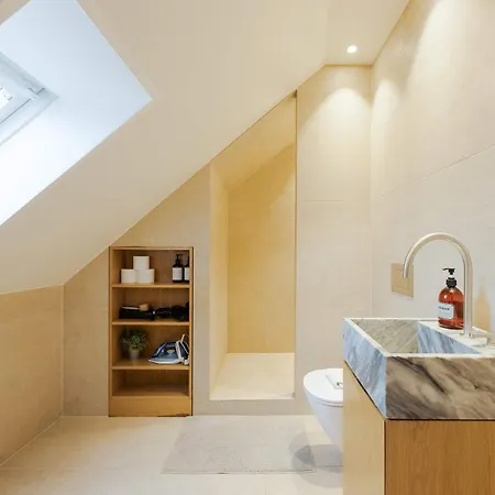 Stunning Penthouse Prime Location